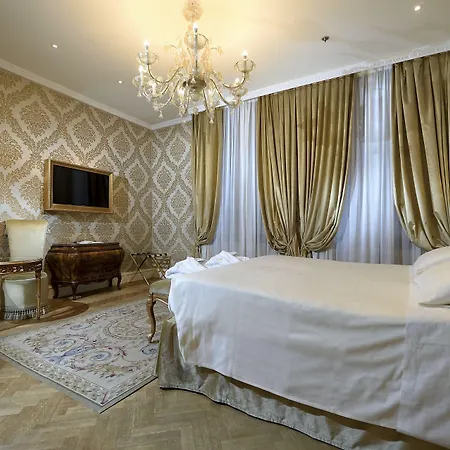 Hotel Ai Reali - Small Luxury Of The World 4*